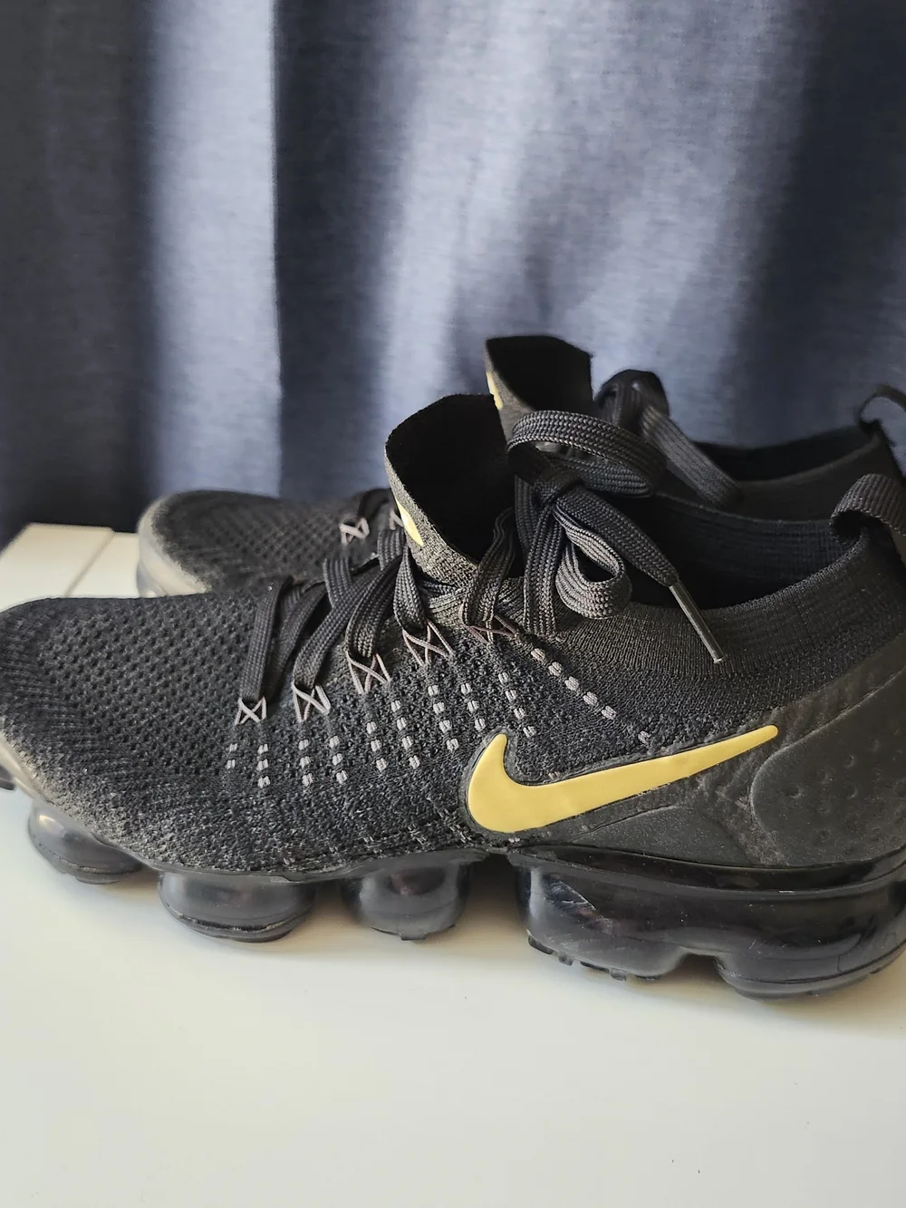 Women's Size 9/26 CM Nike Air VaporMax Flyknit 2 Black Metallic Gold 942843-012
